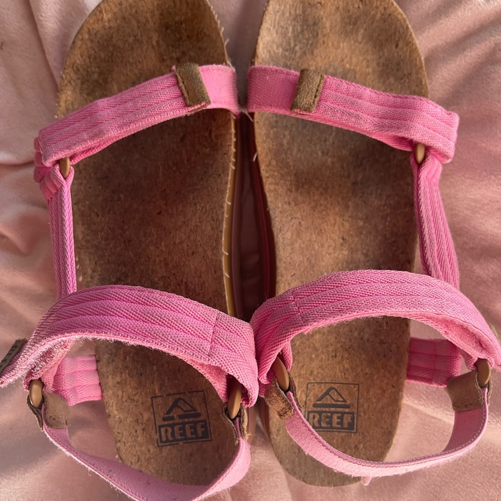 Reef Pink Casual Sandals